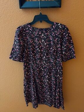 Old navy Women’s Black Floral Short Sleeve Top - Pink & White Print